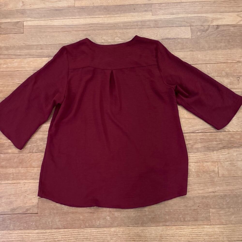 Old Navy maroon V-neck T-shirt blouse shirt top size large L b56
